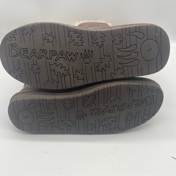 BearPaw Lauren Brown Suede sheepskin/wool lined warm button boot. Size 9 - Picture 8 of 9